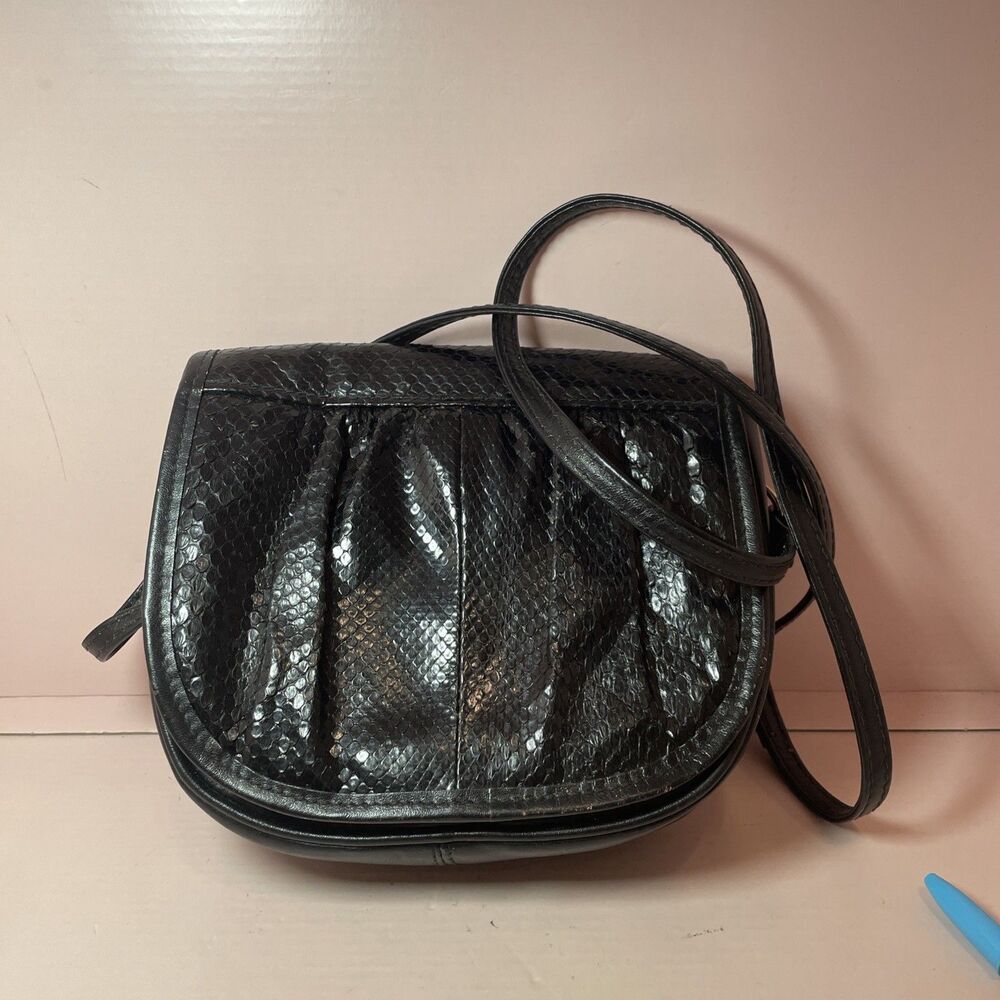 Ronora Vintage Black Leather Hinged Patchwork Shoulder Strap Bag